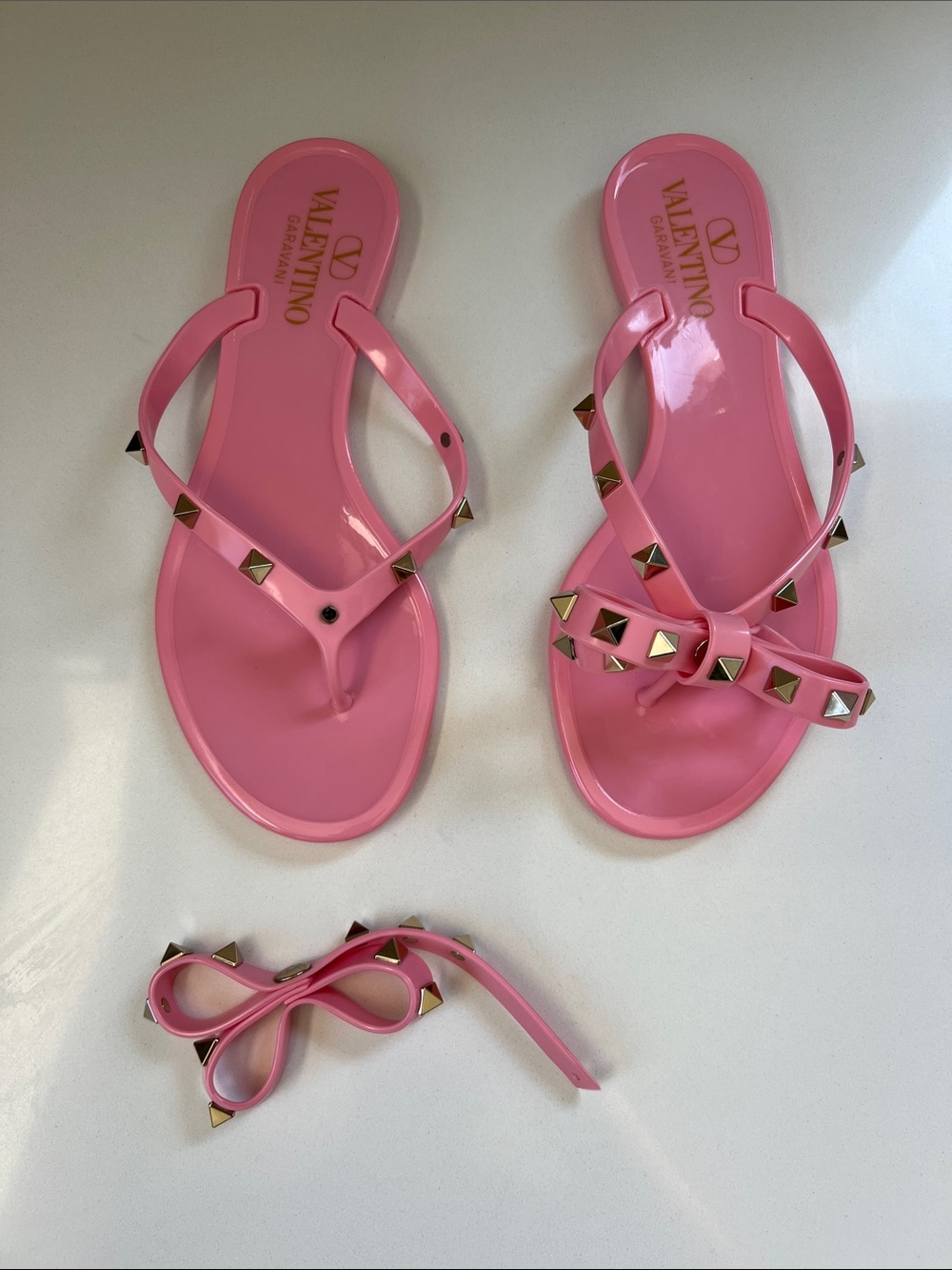 Valentino Garavani light pink rockstud jelly bow sandals flip flops 35 - Picture 4 of 13
